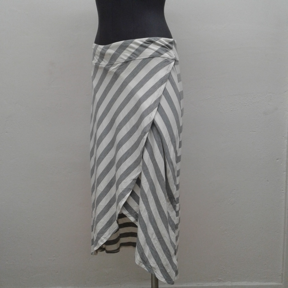 Athleta Gray Striped A-Line Skirt